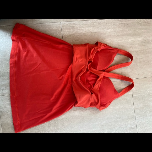 Lululemon Tank top with built in bra - Picture 2 of 5